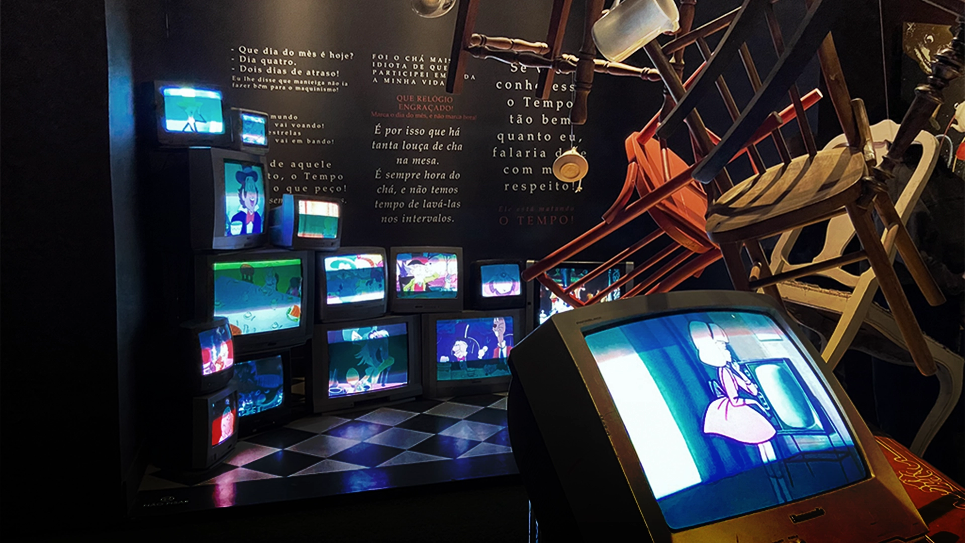 Immersive projection mapping on a building facade