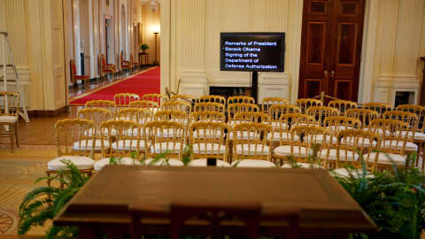 Former White House Teleprompter Operator Fined for Betting on Trump’s Speeches