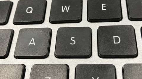 iPhone Duo Hinge Fault Sparks ‘Crackgate’: Why Screens Are Shattering and What It Means for Apple