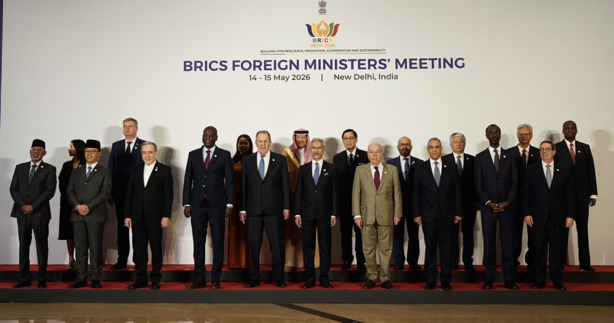 Why Modi‑Jinping’s Handshake at BRICS 2026 Matters: Trade Deficits, Rare Deals & Shifting Power