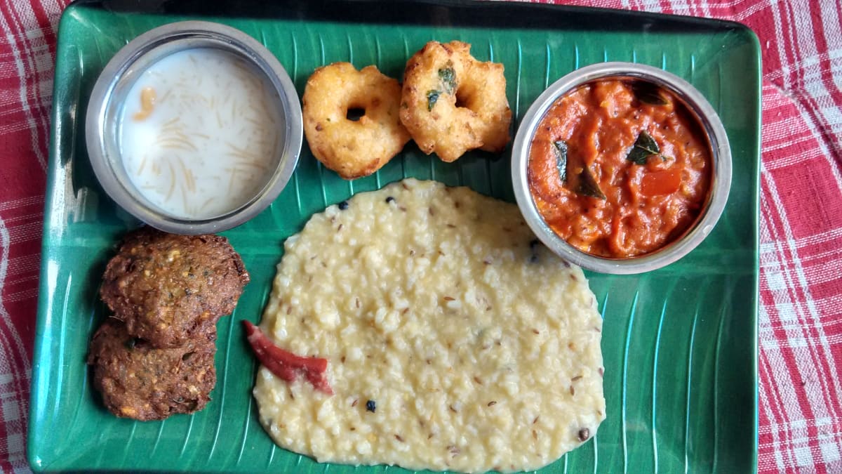 Crispy Poha & Suji Chilla: A Besan‑Free Breakfast Delight
