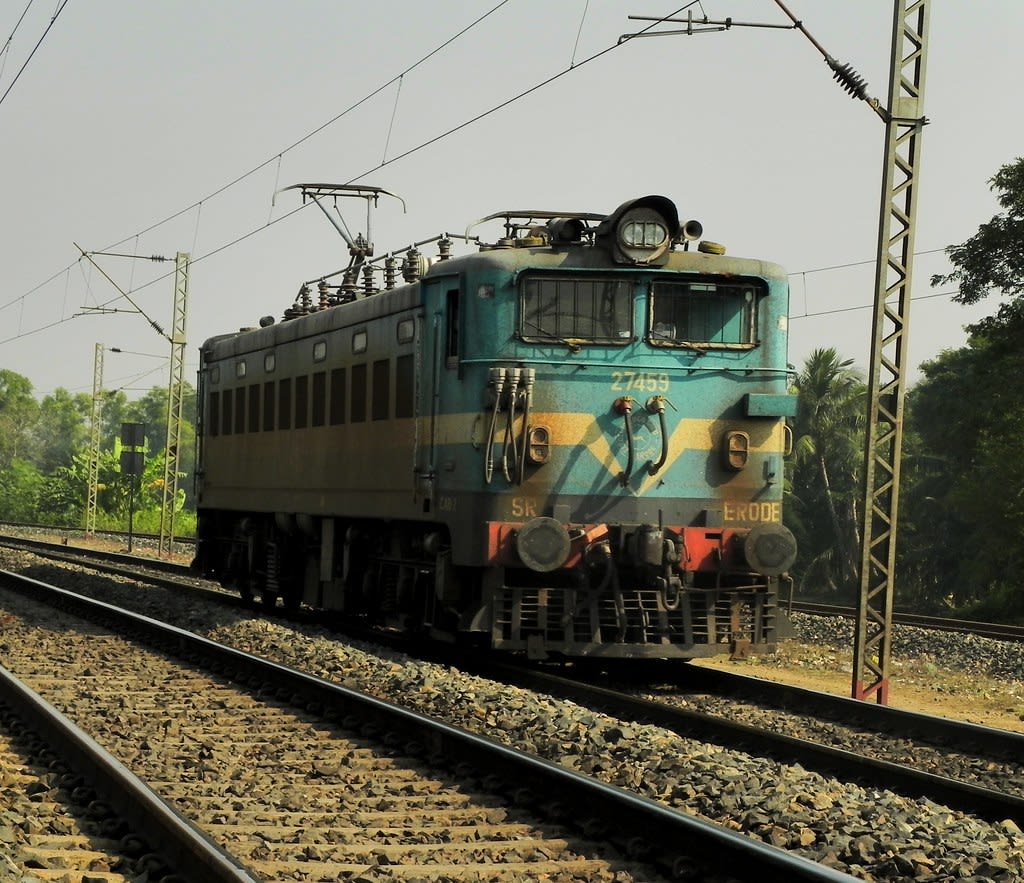Delhi‑Varanasi Vande Bharat Sleeper: 130 km/h, 8‑Hour Journey Set to Transform Travel