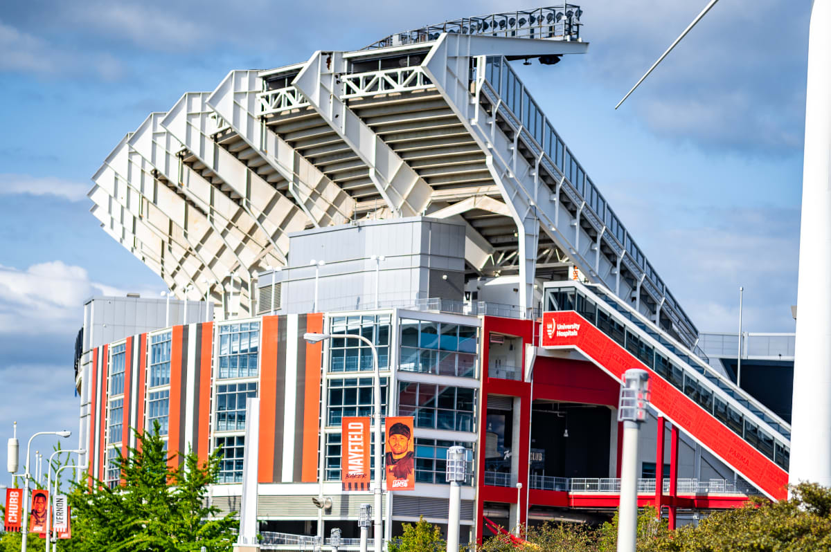 Baker Mayfield Booed, Deshaun Watson Wins: Inside the Browns’ Upset Over the Buccaneers