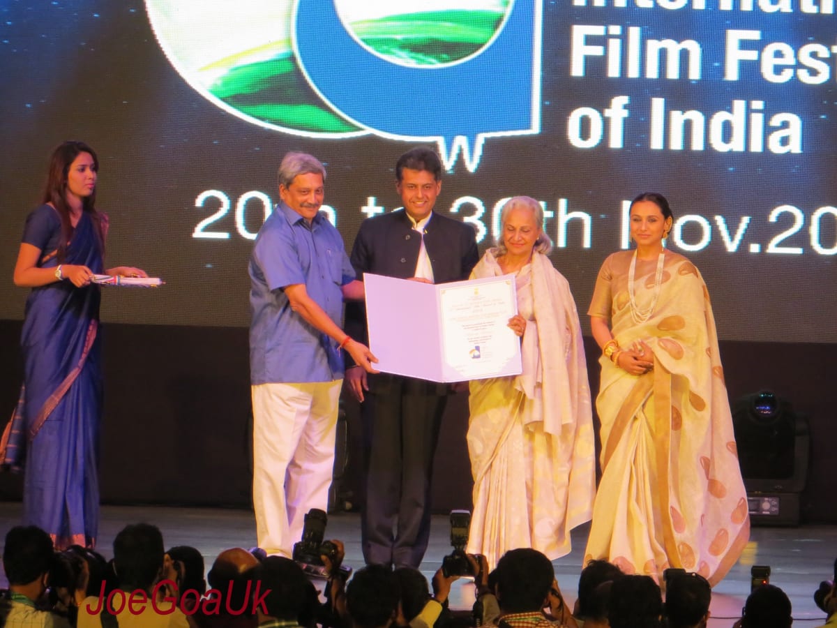 Rani Mukerji’s Mother Passes Away: A Mother’s Pride, Industry Mourning & Google Trend Surge