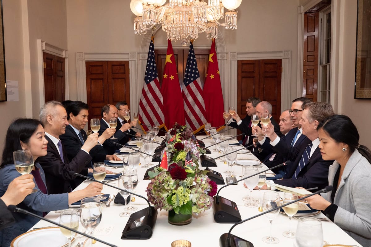 US and China Extend Trade Truce, Keeping Bigger Deal Talks Alive Amid Xi’s Visit