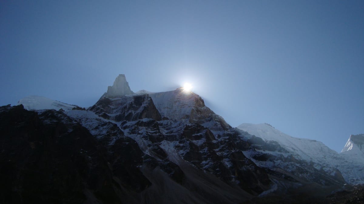 Uttarakhand’s 13 Alpine Lakes Under GLOF Threat: 24‑Hour Vigil from Vasundhara Tal