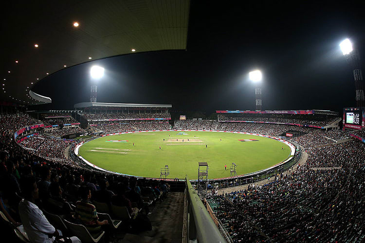 Live Cricket Chaos: Batsman Confronts Umpire After DRS Verdict Sparks On‑Field Brawl