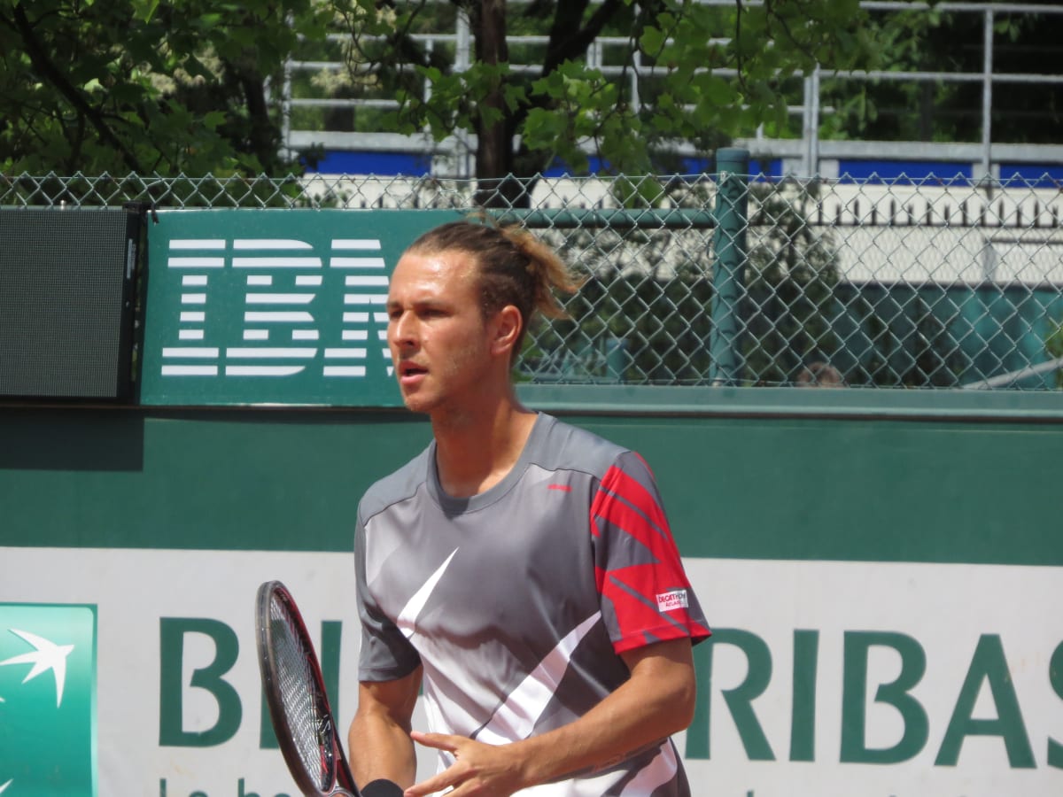 Stefanos Tsitsipas Sets Sights on Top 30 in 2026: Ambition, Rankings & the Road Ahead
