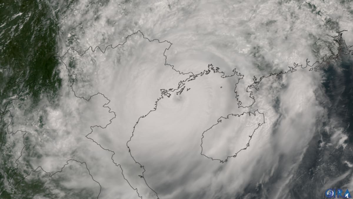 Vietnam’s October Flood Crisis: Heavy Rains Trigger Widespread Flooding and Heatwave