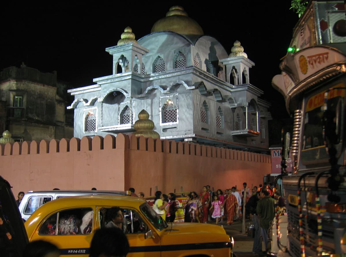 Kolkata Durga Puja Pandal Stampede: Causes, Fallout & Lessons for Crowd Safety