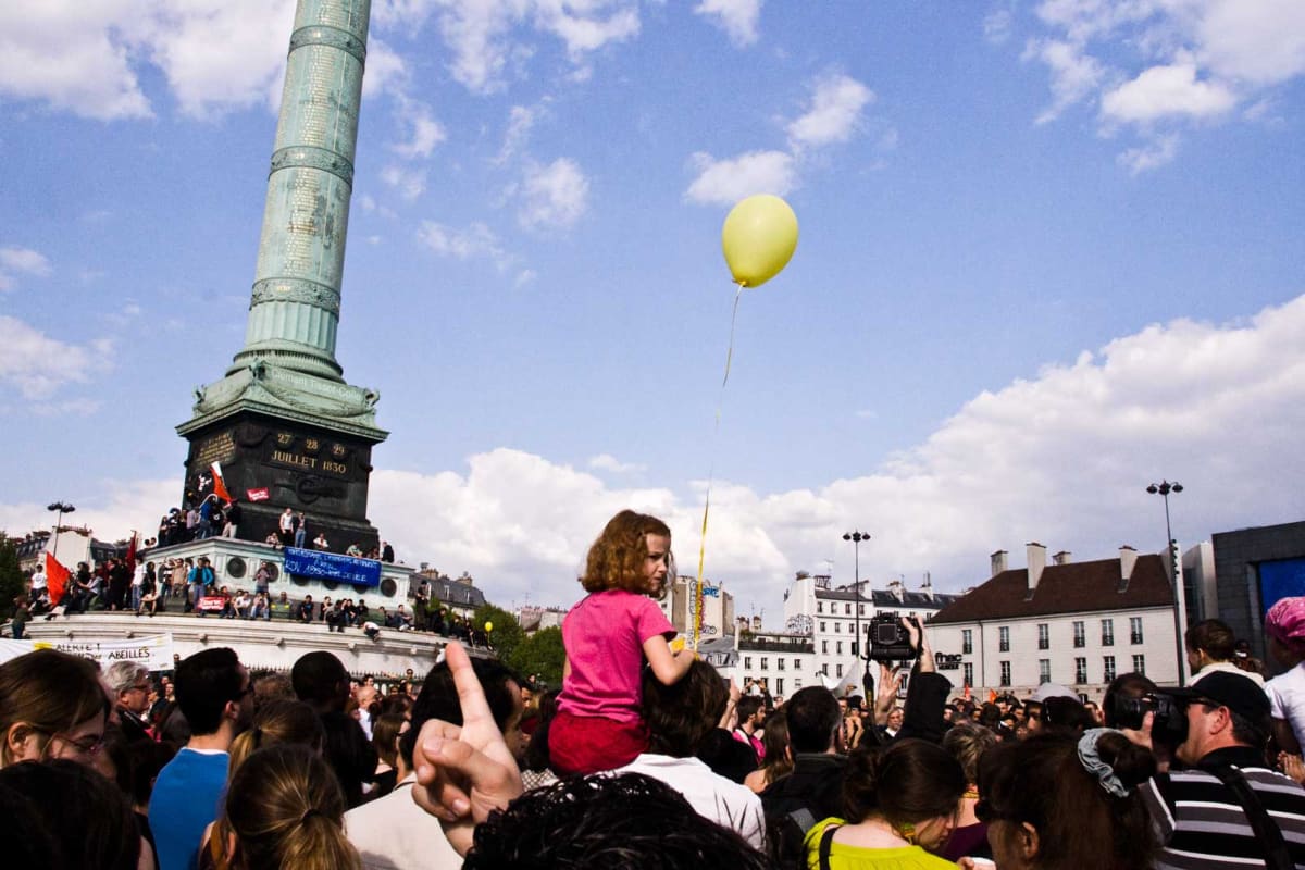 "Dystopian Fitness Video": Woman Jogging Through France Protests Sparks Global Viral Buzz