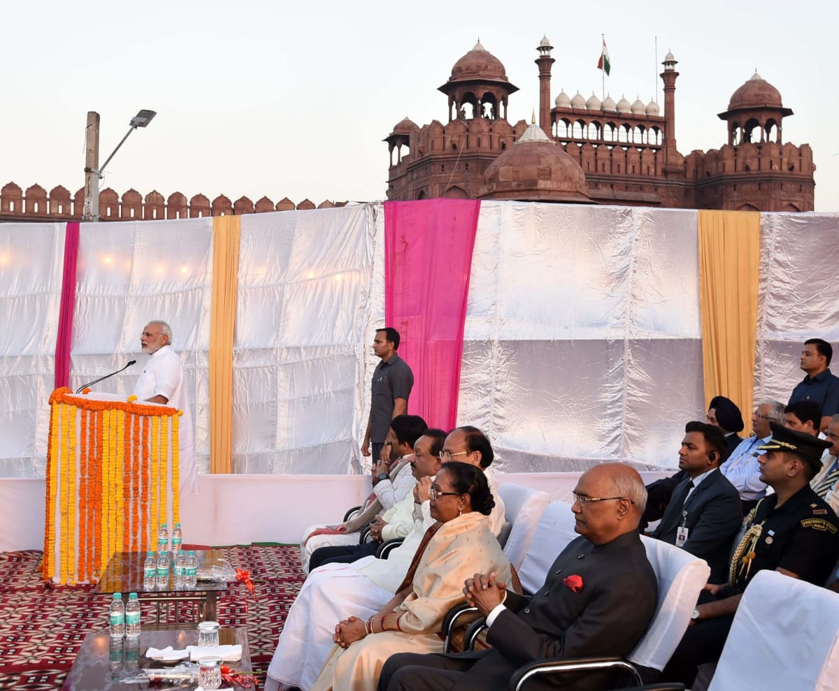 Modi’s Dussehra Message in Delhi: Unity Over Conspiracy, Arrow‑Shot Aarti Sparks Nationwide Debate
