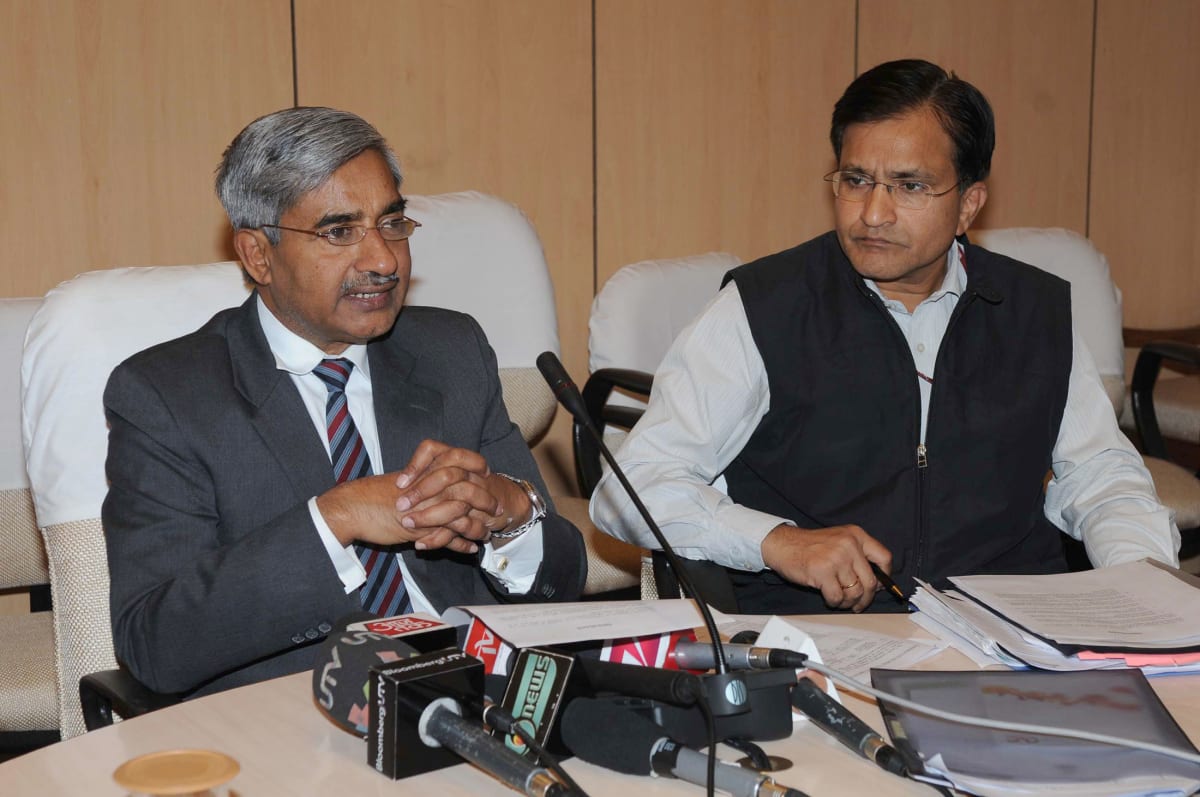 India Tightens Car Safety: New Fuel‑Leak Rules & Mandatory Emergency Braking for EVs