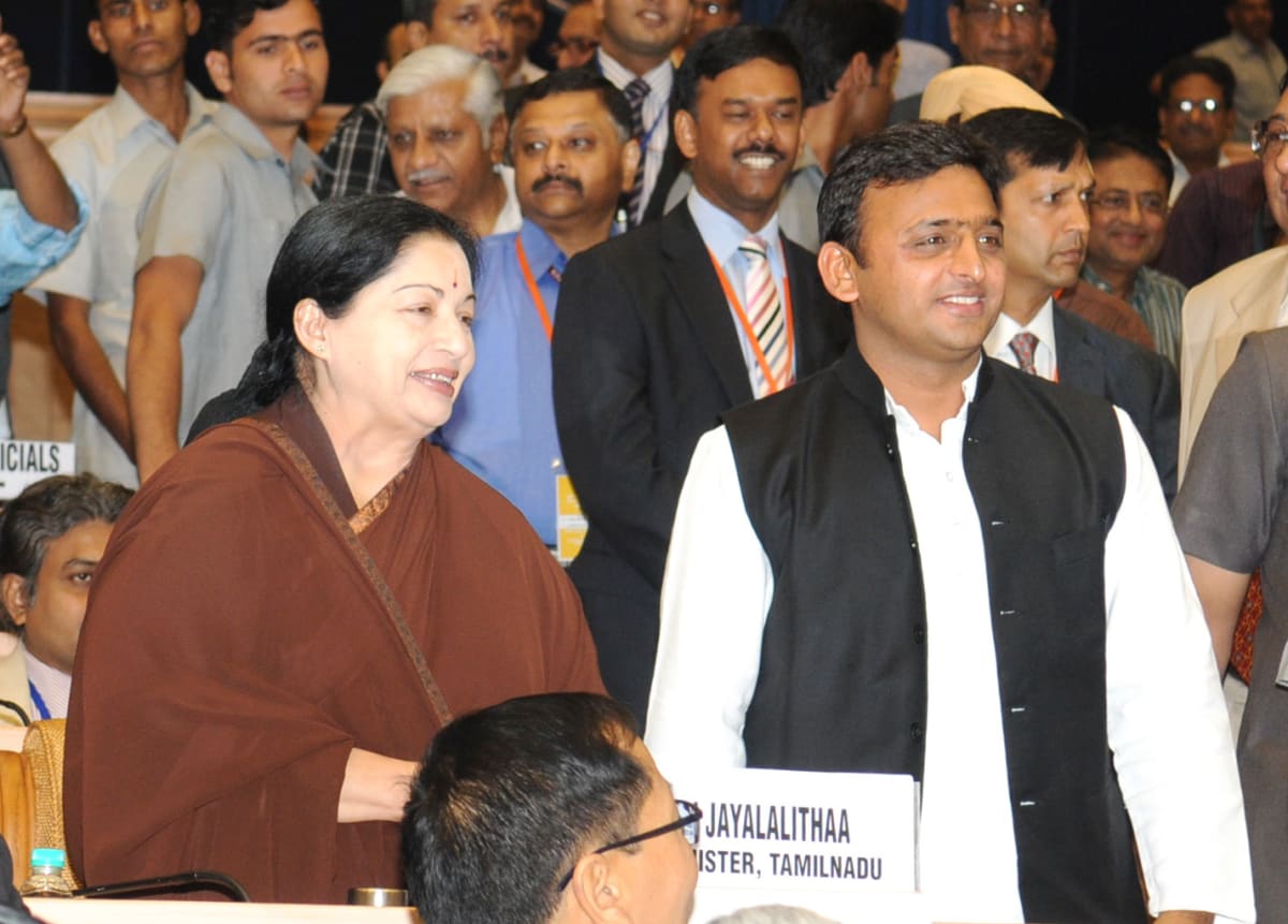 UP’s New Recruitment Rule Bars Violence‑Linked Individuals from Govt Jobs – SP vs BJP Face‑off