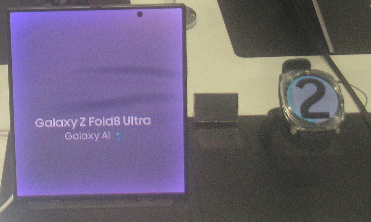Samsung Galaxy Z Fold8 display