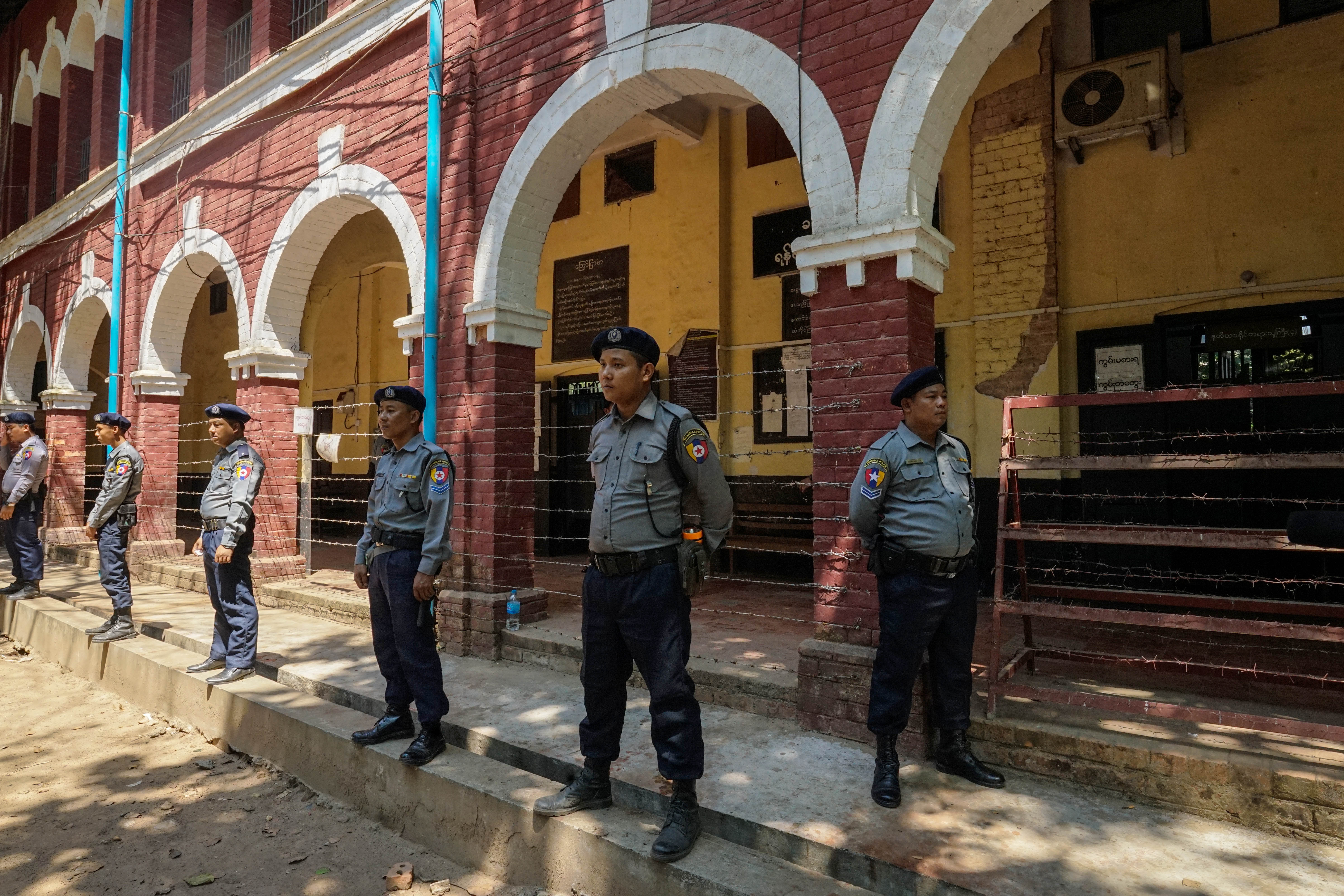Police officers courtroom