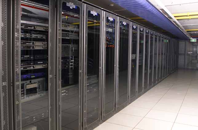 cybersecurity analyst workstation monitors