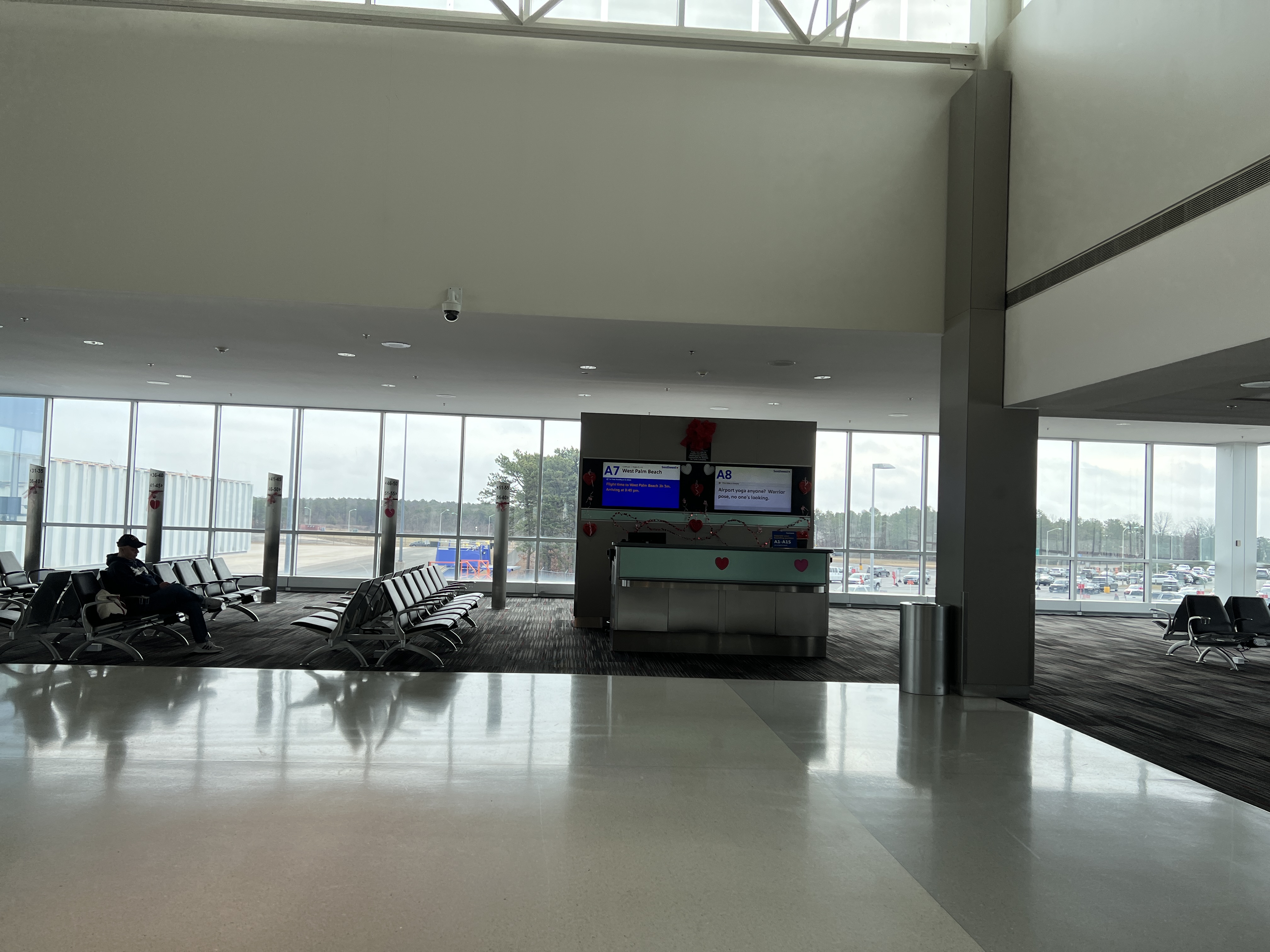 Riyadh airport closed after blast