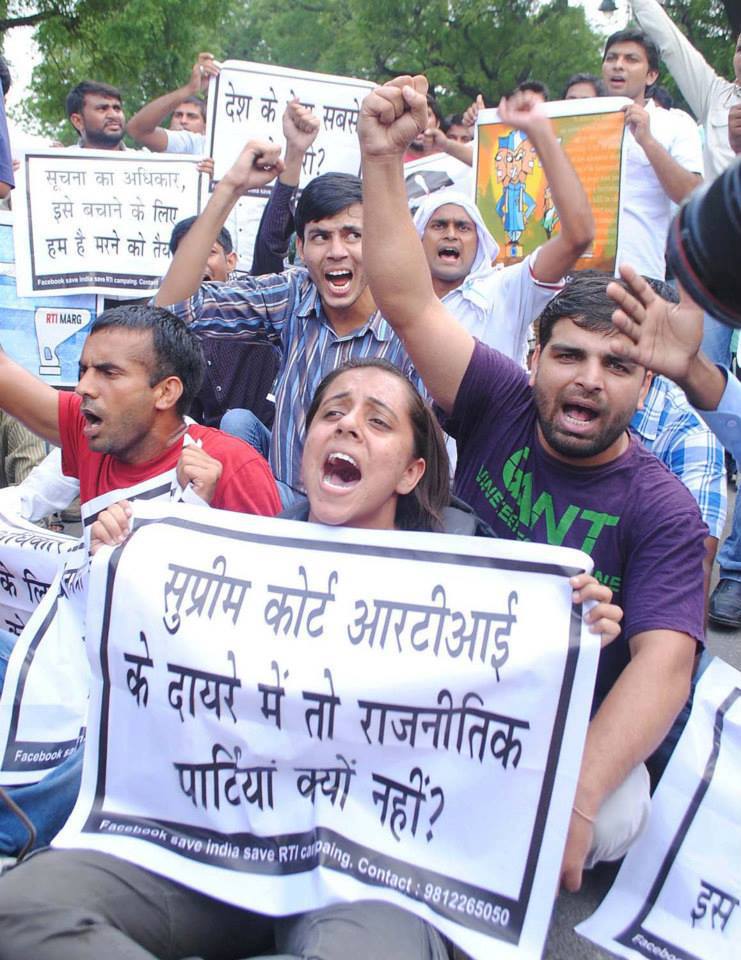 Delhi police detaining protesters
