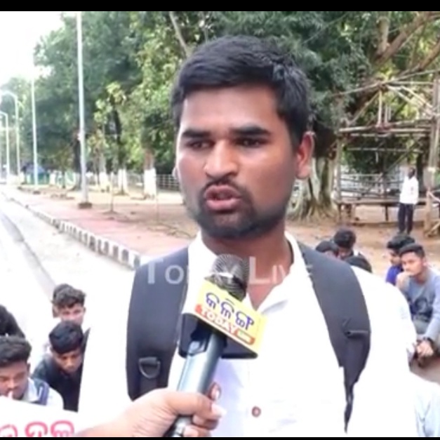 Odisha political leaders protest