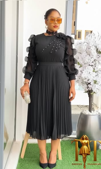Elegant Pleated Midi Dress with Ruffle Sleeves