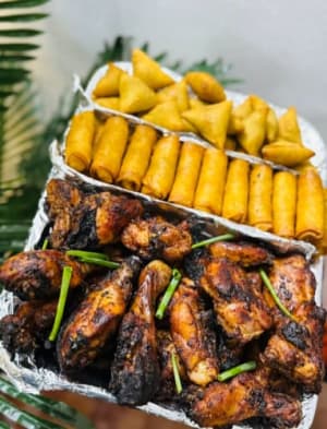 SPSA tray {10 samosa , 10 spring roll,2 chicken and 5 puff}