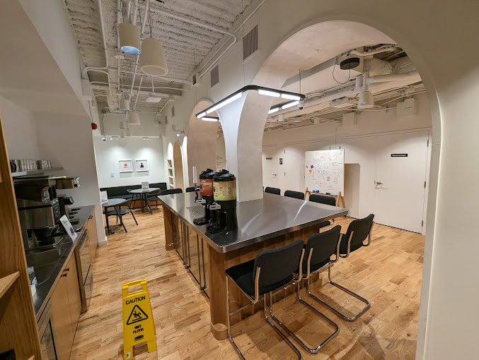 WeWork Office 357 Bay St- Toronto - Canada
