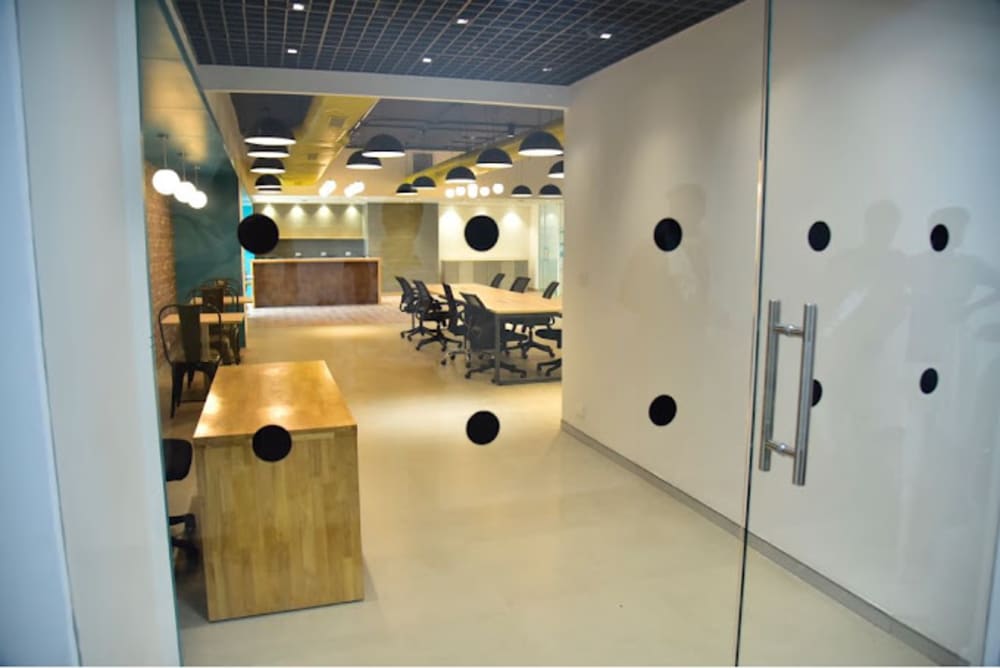 Springhouse Coworking SHGU008