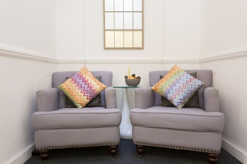 The Boutique 28 Queen Street