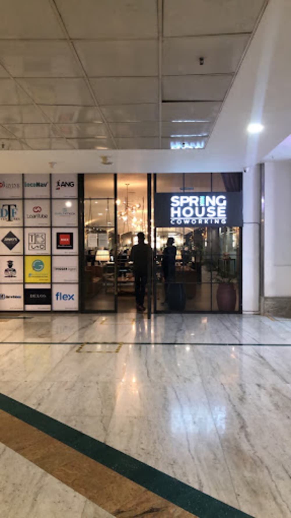 Springhouse Coworking SHGU004