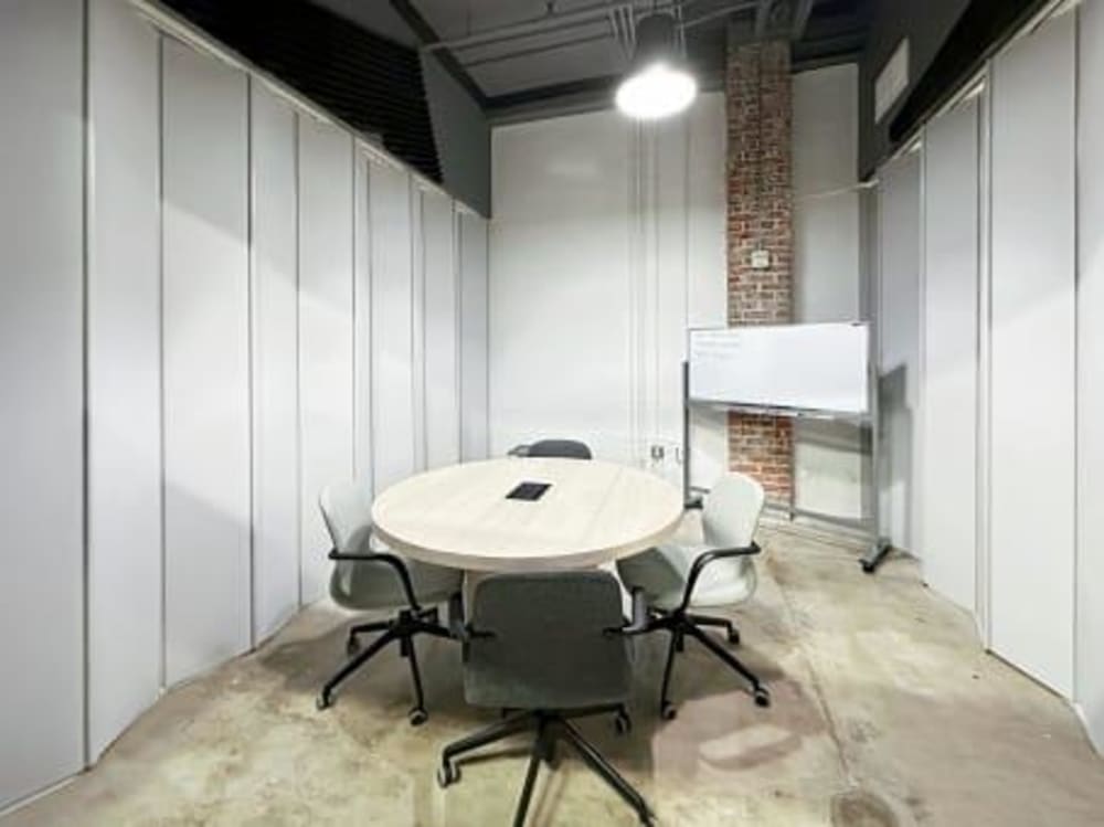 Regus 25th St 1st floor Miami