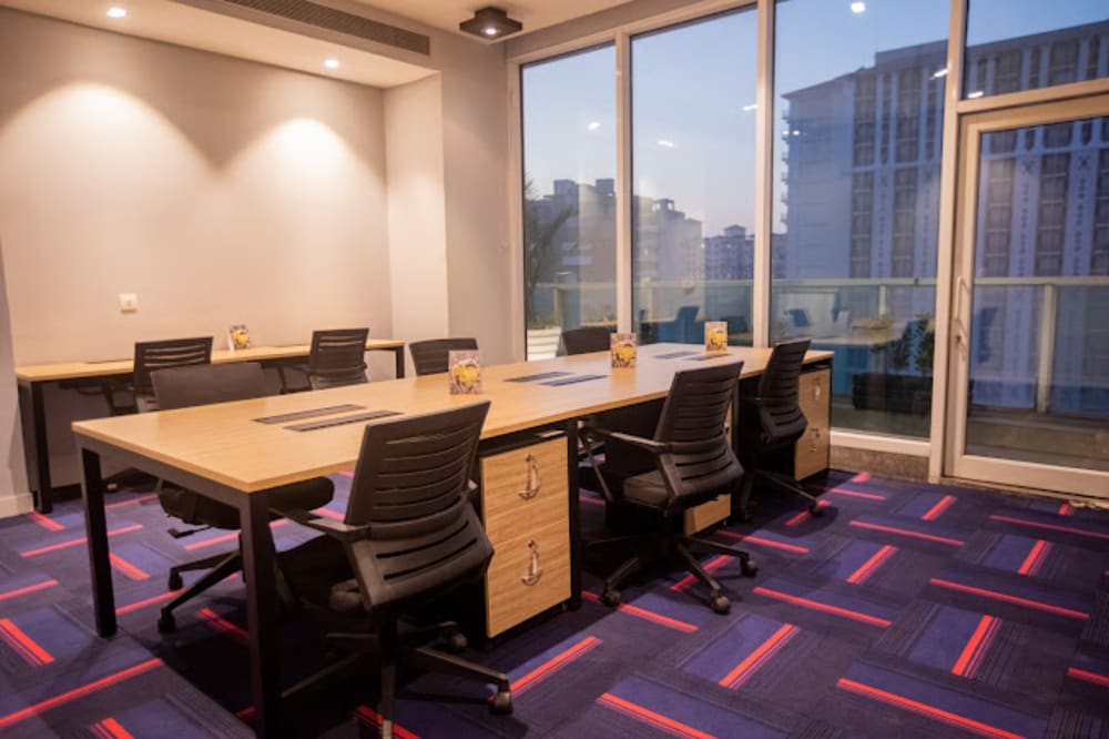 Desker Coworking Golf Course Road