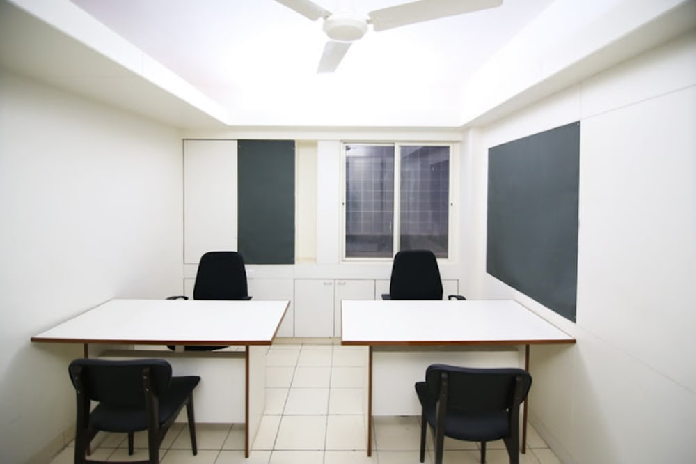 Business Point Narayan Peth