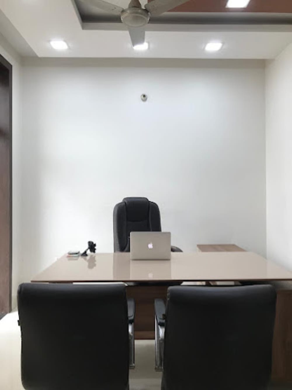 Shivam Tower Maqbara Rd- Lucknow