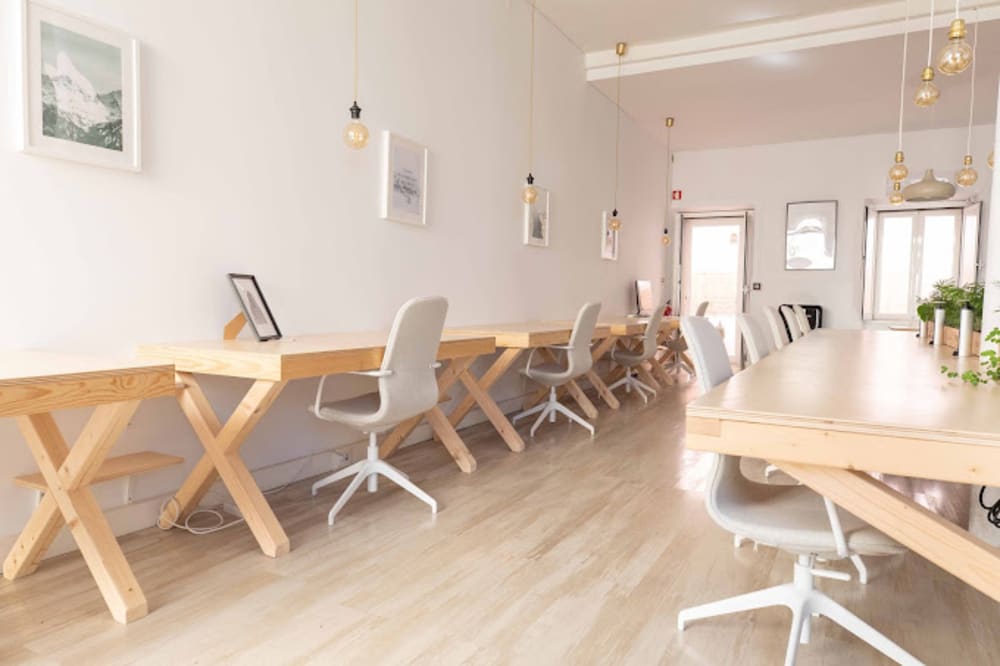 Lobo Cowork - Escola