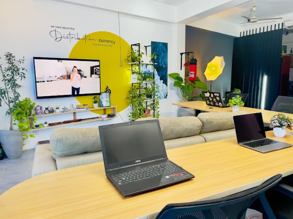 Hacker House Co-working & Studio