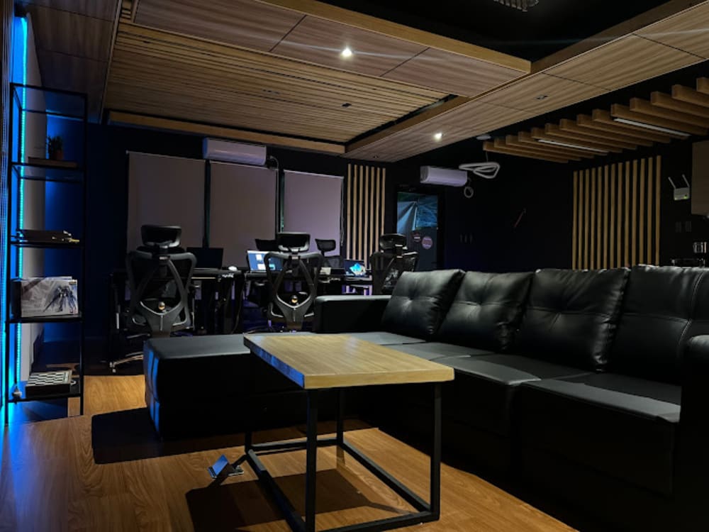 Fullhaus Premium Lounge