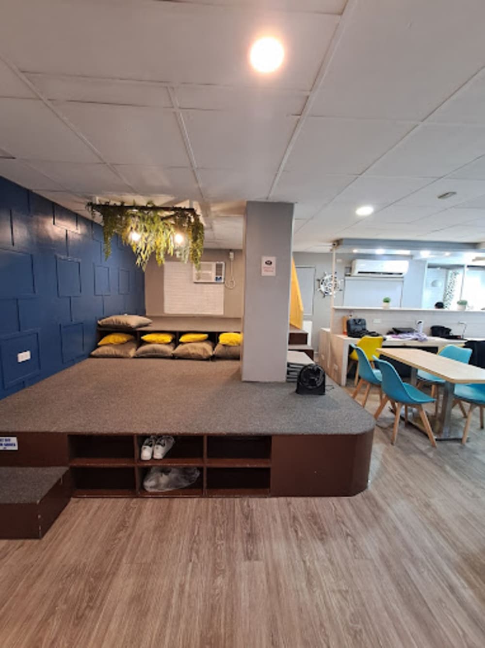 Home Room Co-Working & Study Lounge