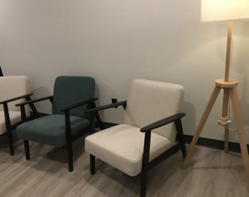 Deuxième, 2750 Chemin Sainte-Foy Suite 211, Porte