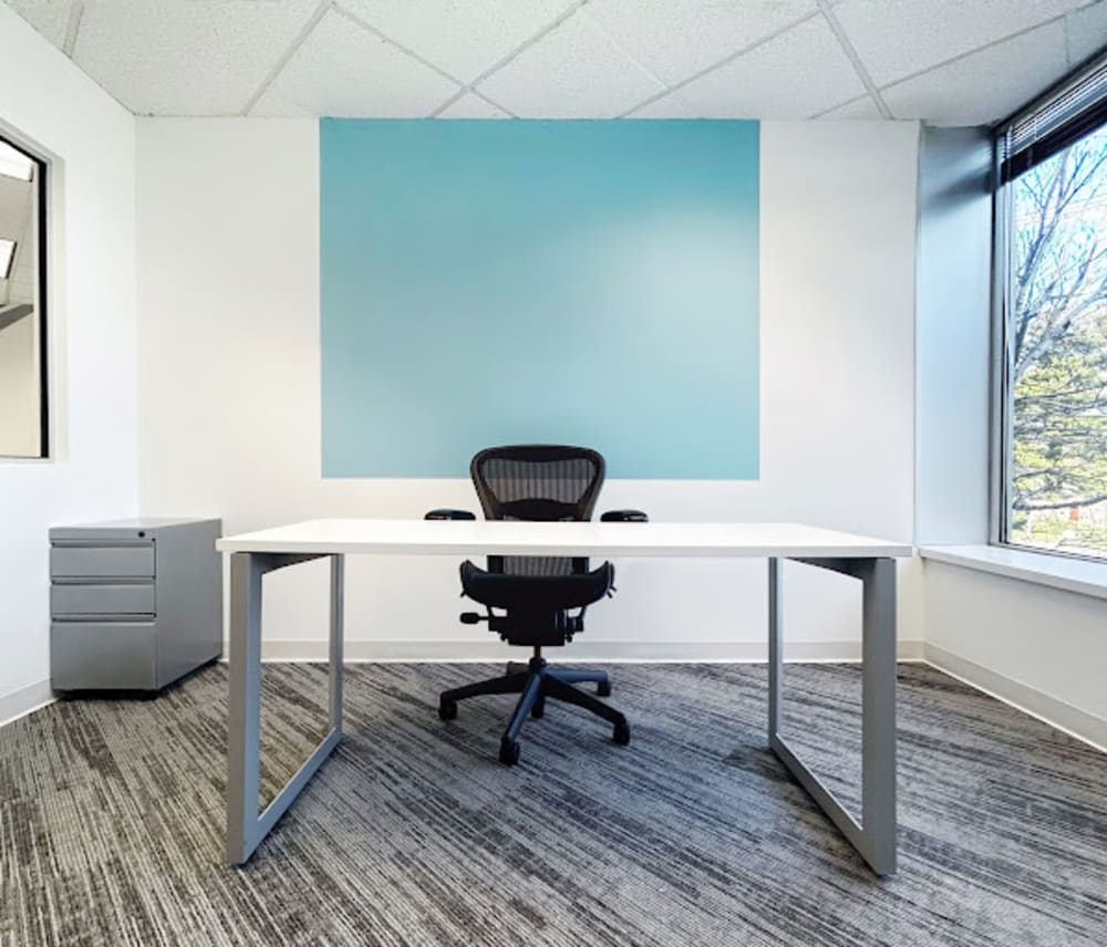 Small Officer NJ-18 Suite