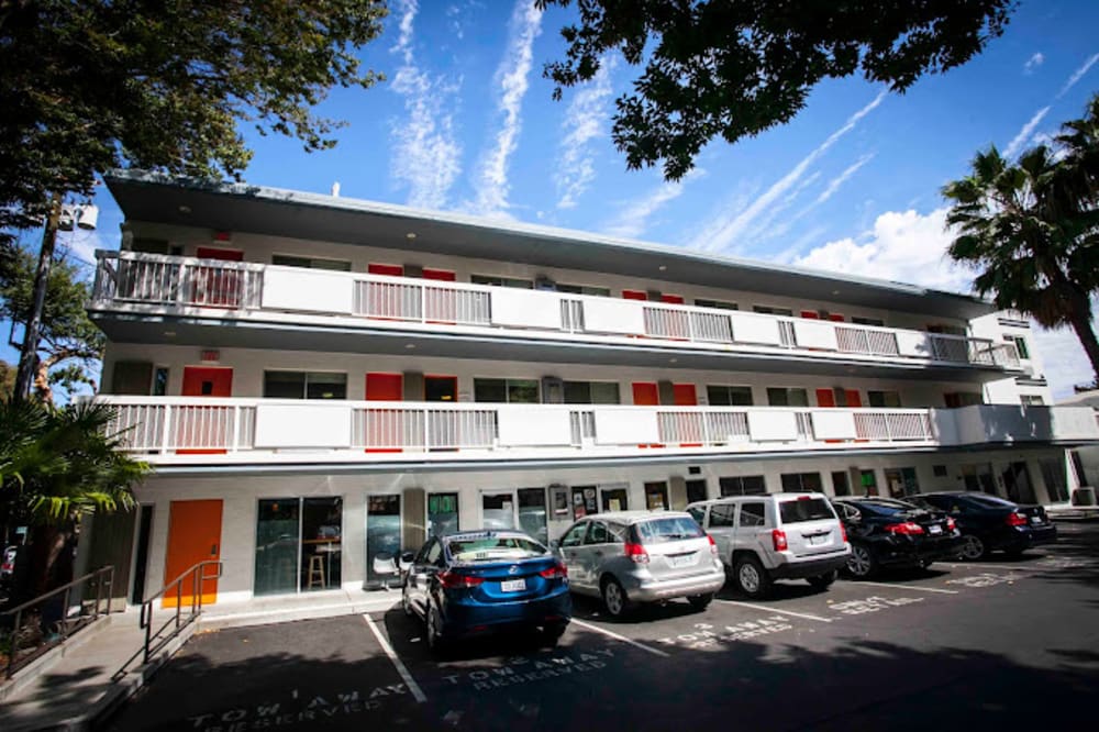 The Offices at Retro Lodge