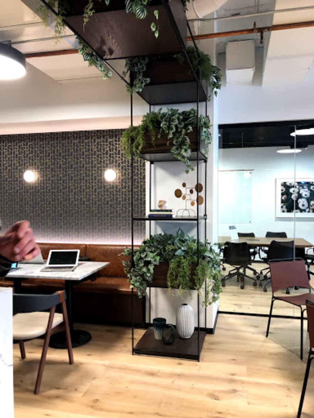 Industrious 811 SW 6th Avenue