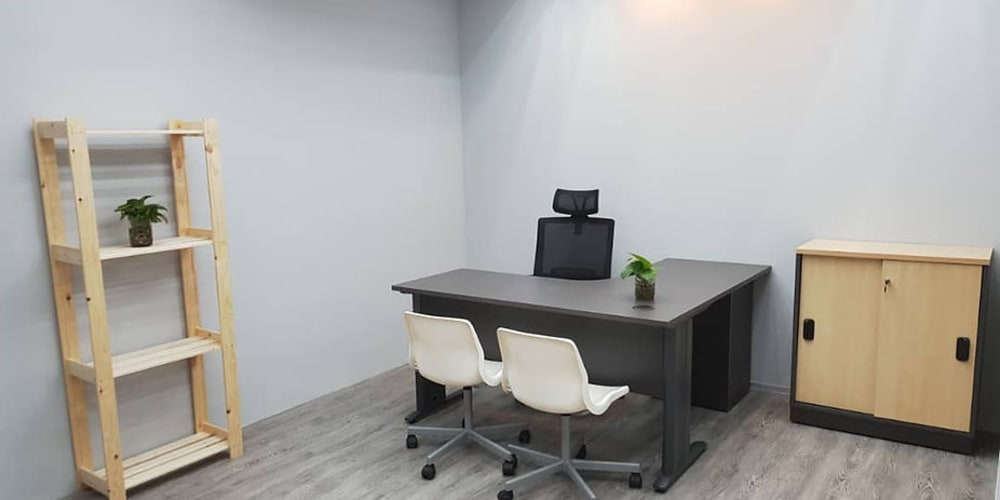 MEN INN WORK Jalan Molek