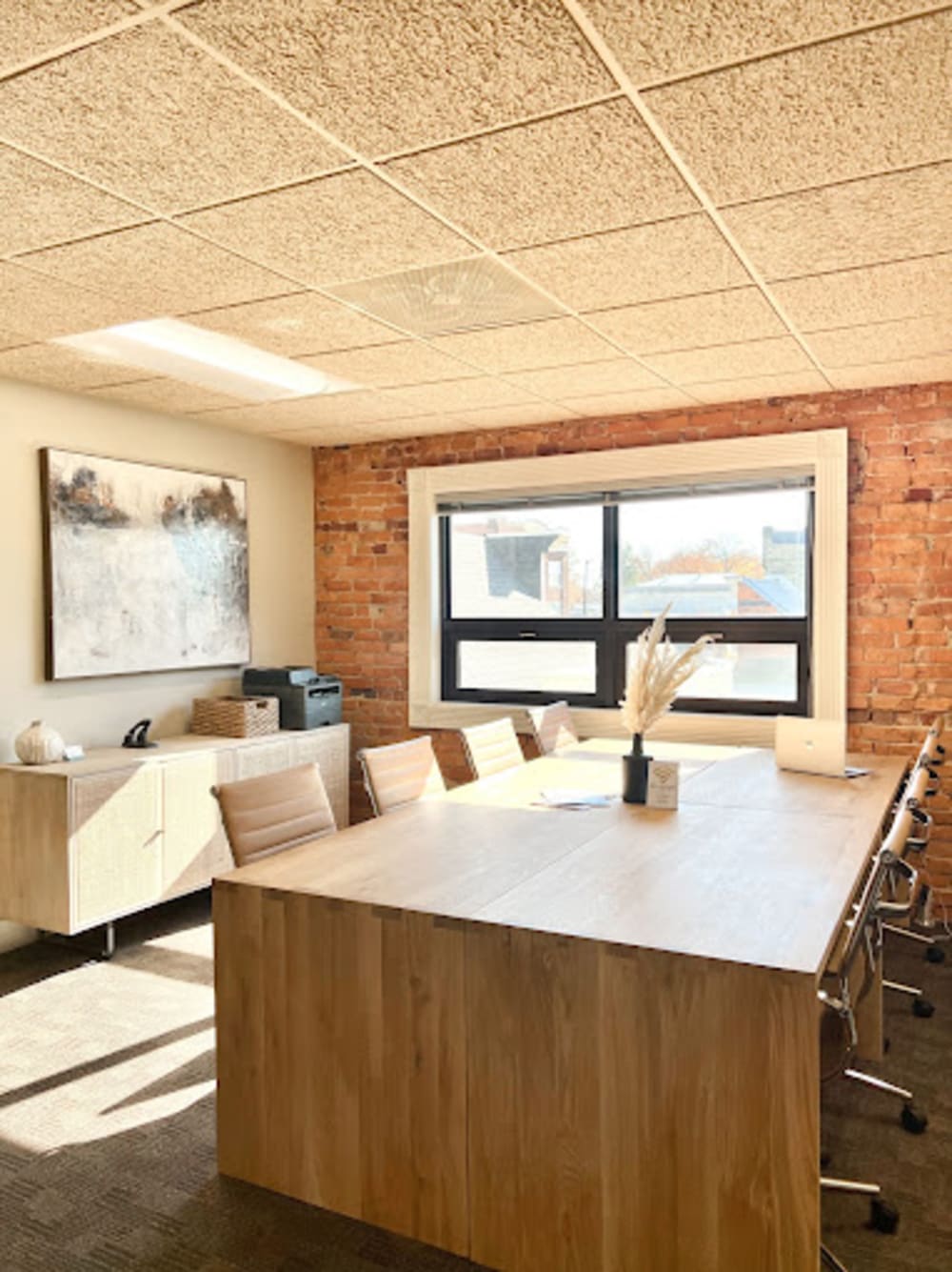 Upscale Lakeshore-Holland