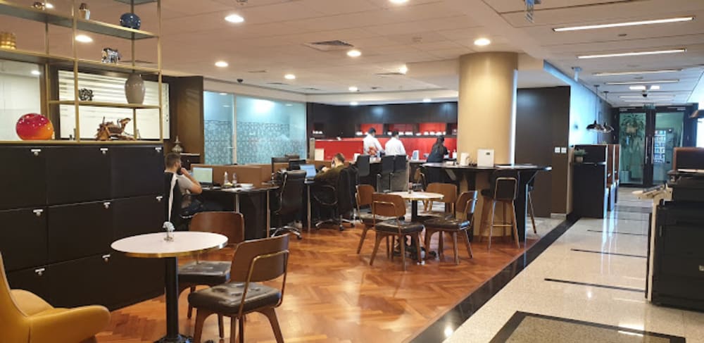 Servcorp Al Akaria Plaza