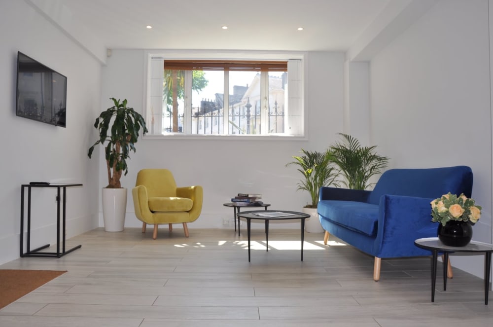 Vineyards Ltd London 36 Gloucester Avenue