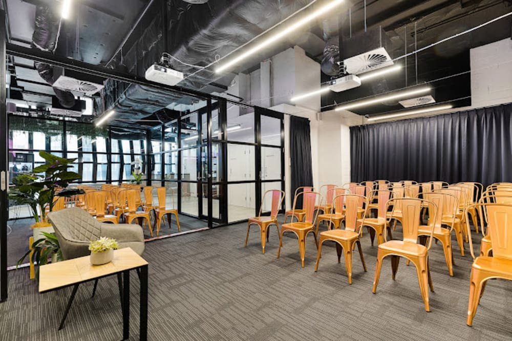 11th Space-SkyHigh Apartments