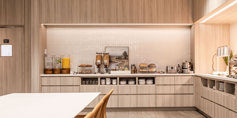 Plaza Premium Lounge Toronto Pearson International Airport