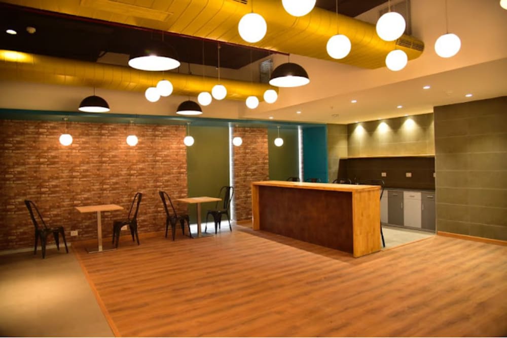 Springhouse Coworking SHGU008