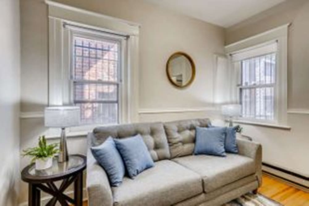 Hogarth Chambers 1554 Emerson St